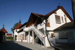 Гостиница Ferienwohnung Gmeinwieser  Зааль-На-Дунае